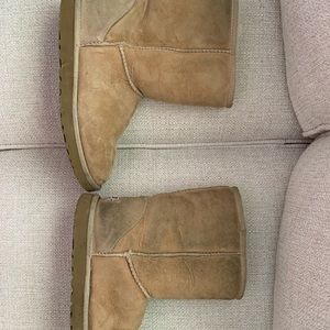 Tan ugg boots size women’s 8 classic short